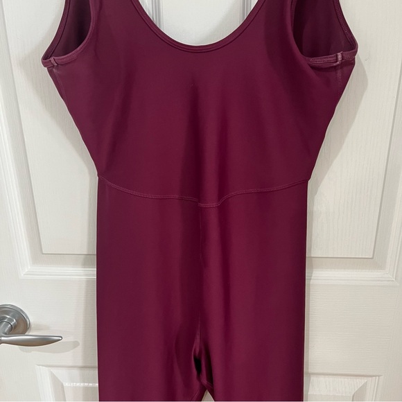 Women’s burgandy 1 piece spandex suit size medium - Picture 5 of 6